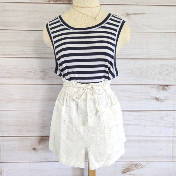Lauren Conrad Cotton Eyelet Shorts with Belted Waist in White Size XL NWT - Picture 4 of 13